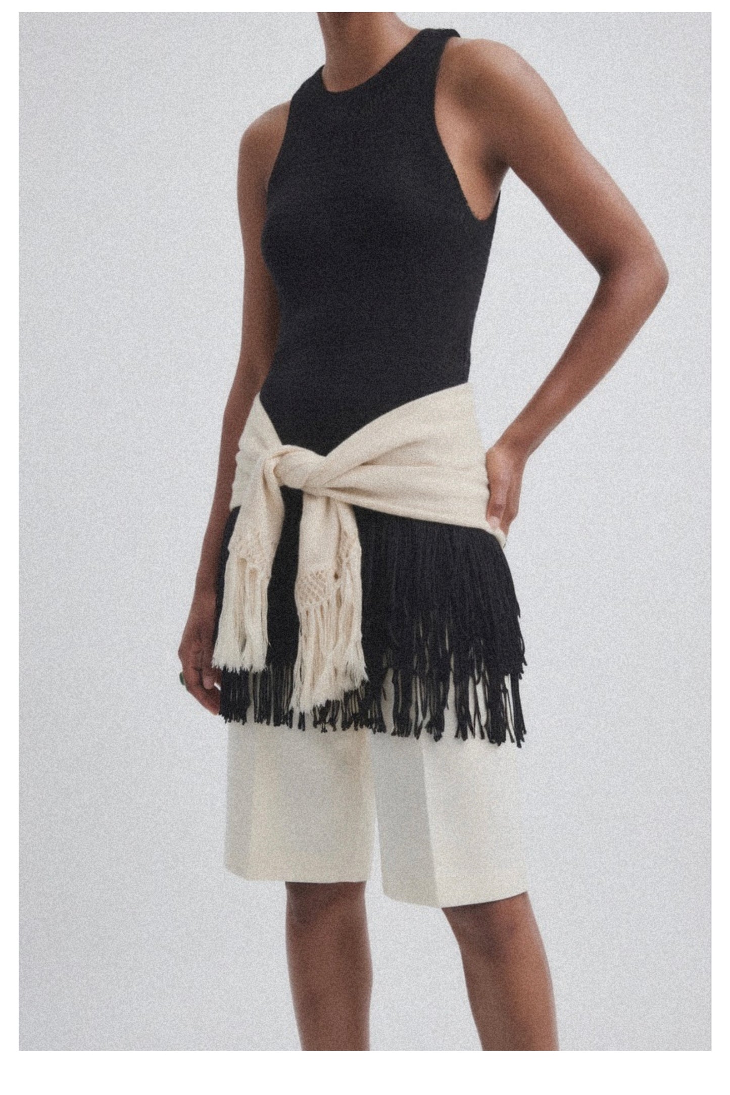 Multiposition Off-White Shawl