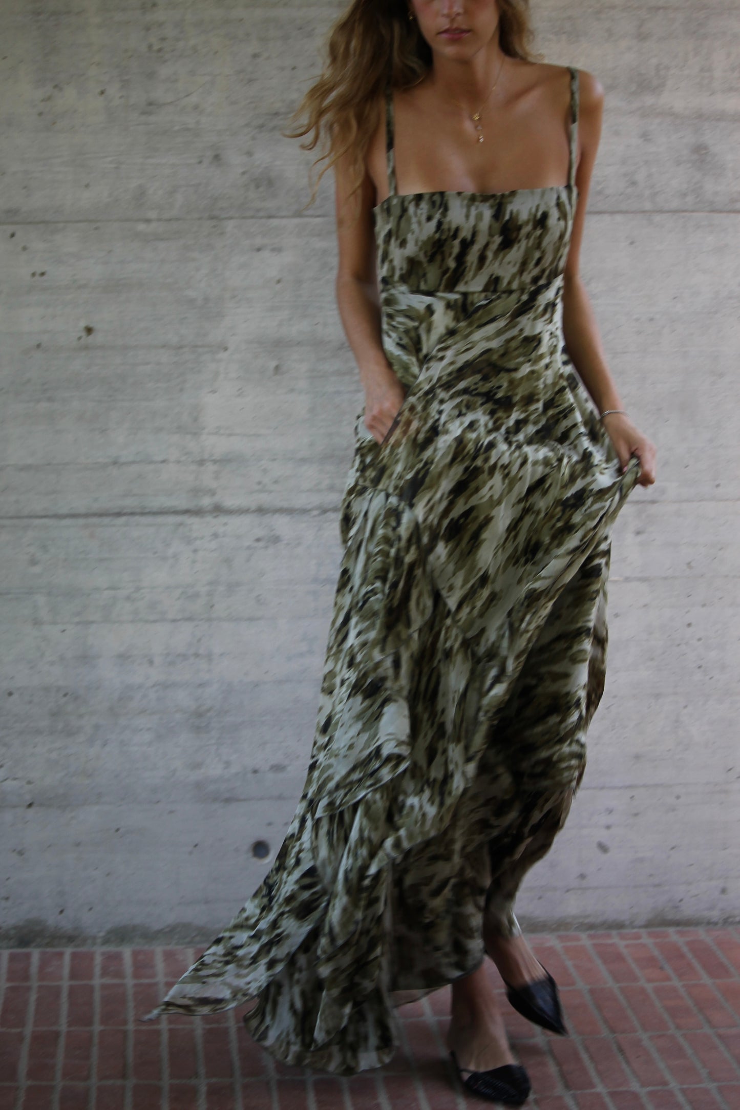 Tot-hom silk flounce maxi dress